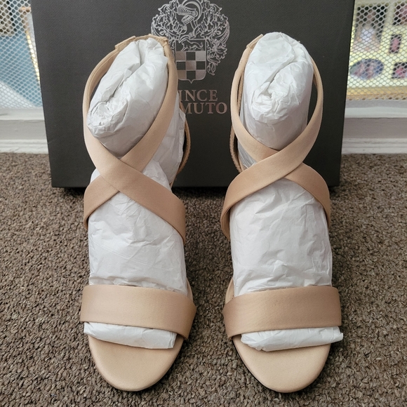 VINCE CAMUTO **NWT** Pascallia Sandal, sz 6 - Picture 2 of 10